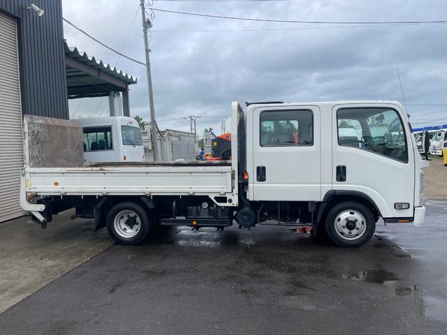 2009 Isuzu Elf – thumbnail 4