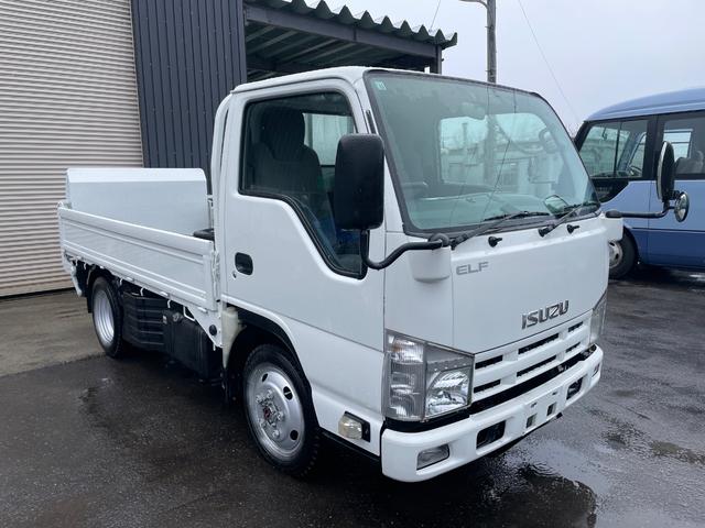 2011 Isuzu Elf – thumbnail 3