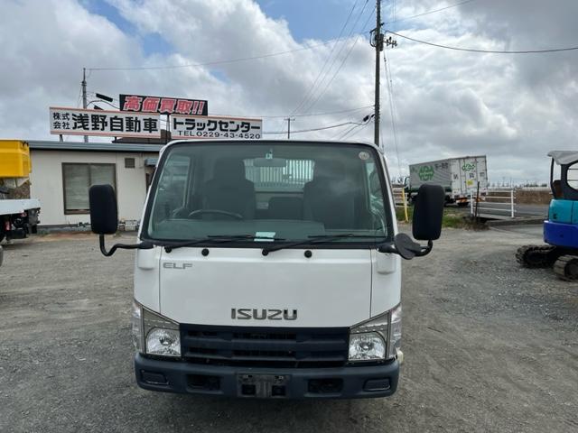 2011 Isuzu Elf – thumbnail 3