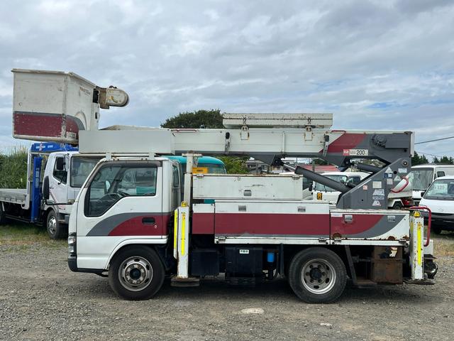 2006 Isuzu Elf – thumbnail 3