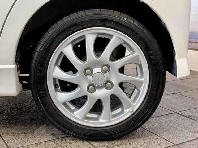 2010 Daihatsu Tanto – thumbnail 3