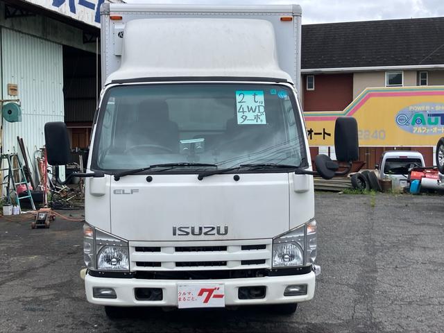 2011 Isuzu Elf – thumbnail 2