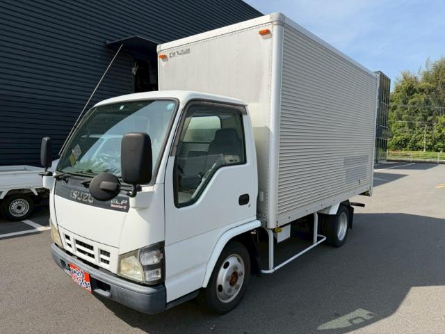 2005 Isuzu Elf – thumbnail 2