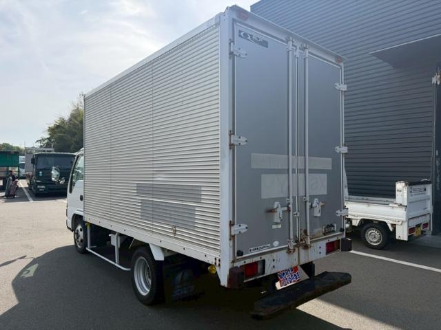 2005 Isuzu Elf – thumbnail 4