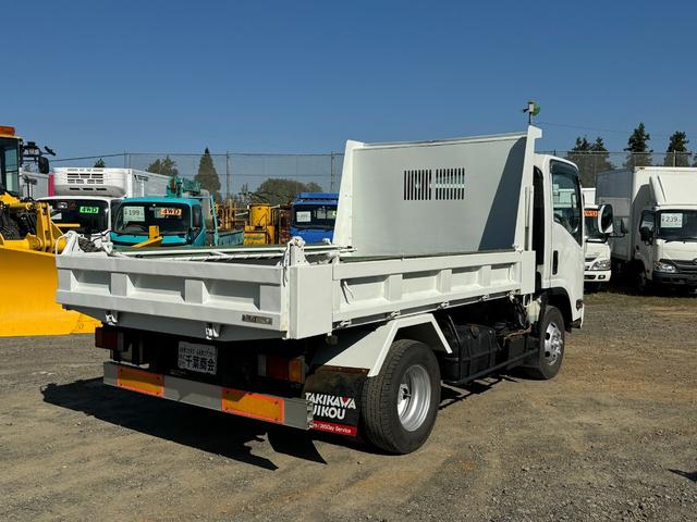 2010 Isuzu Elf – thumbnail 4
