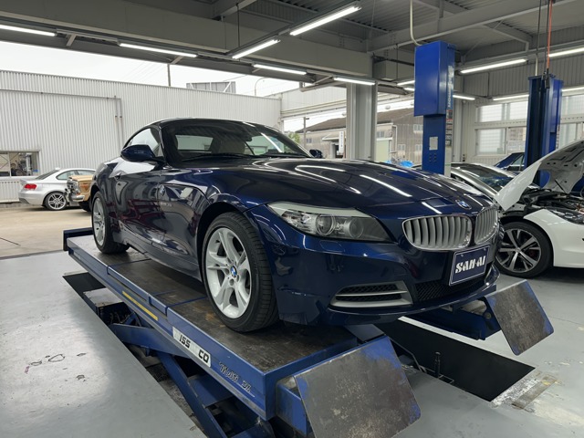 2010 BMW Z4 – thumbnail 3