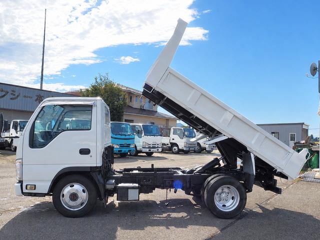 2010 Isuzu Elf – thumbnail 4