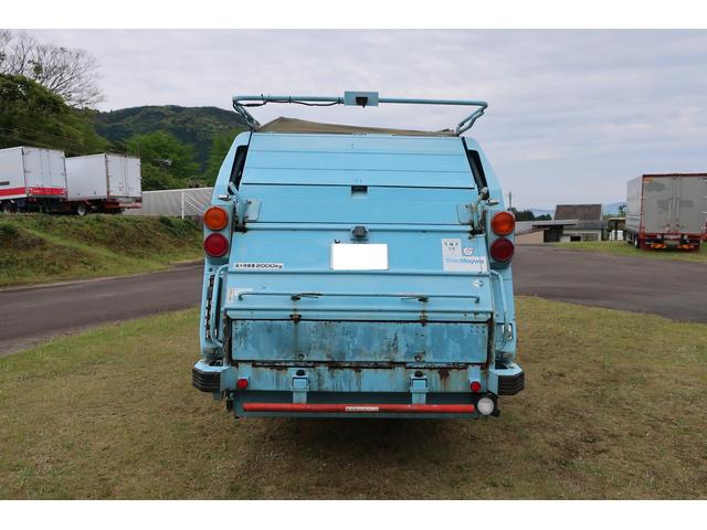 2008 Isuzu Elf – thumbnail 3