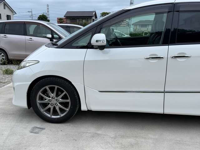 2011 Toyota Estima – thumbnail 4