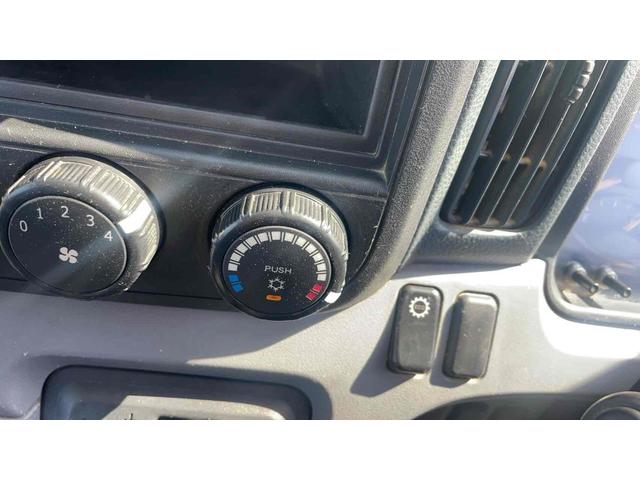 2011 Mitsubishi Fuso Canter – thumbnail 4