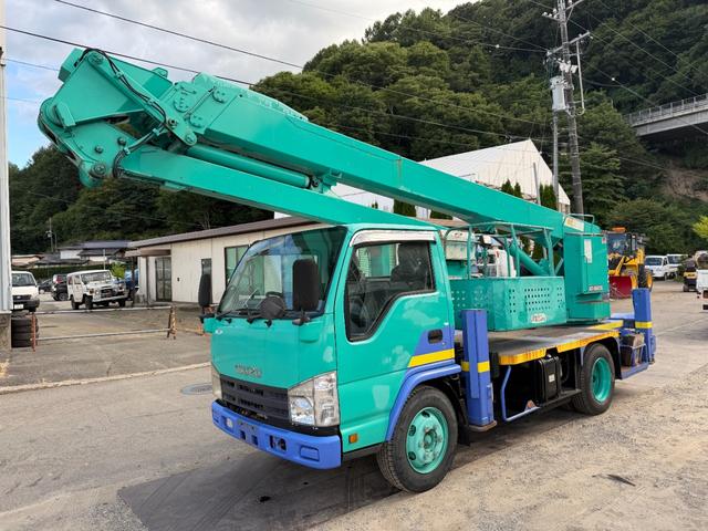 2008 Isuzu Elf – thumbnail 2