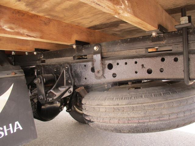 2010 Isuzu Elf – thumbnail 4