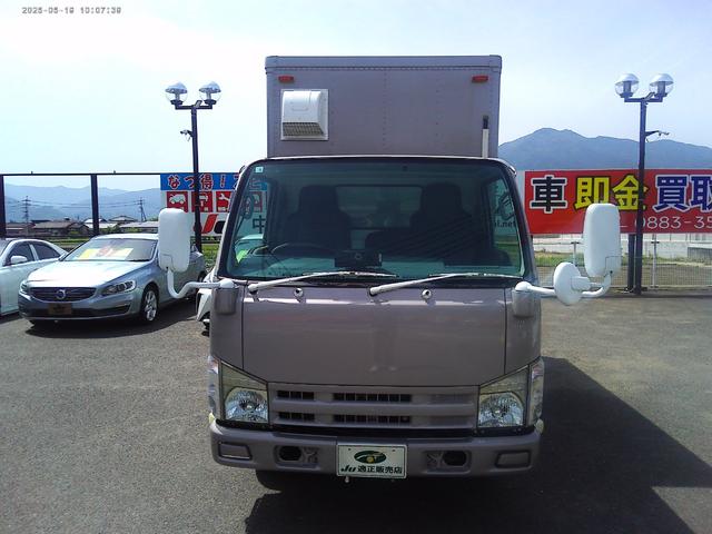 2011 Isuzu Elf – thumbnail 2