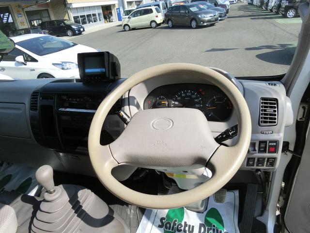 2004 Hino Dutro – thumbnail 4