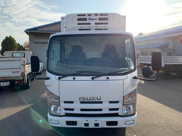 2011 Isuzu Elf – thumbnail 2