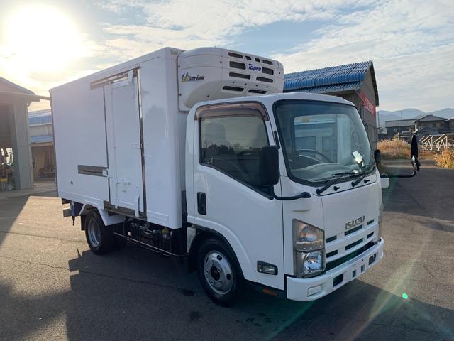 2011 Isuzu Elf – thumbnail 3