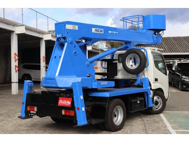 2005 Hino Dutro – thumbnail 3