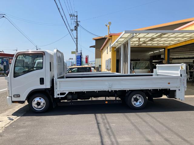 2011 Isuzu Elf – thumbnail 4