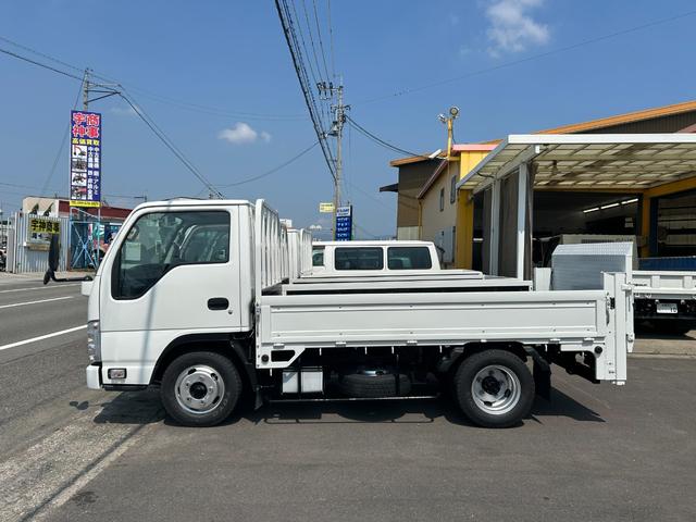 2010 Isuzu Elf – thumbnail 4