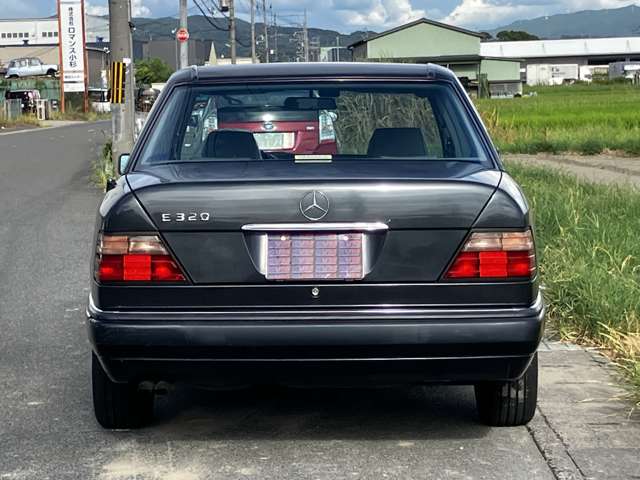 1995 Mercedes-Benz E-Class – thumbnail 3