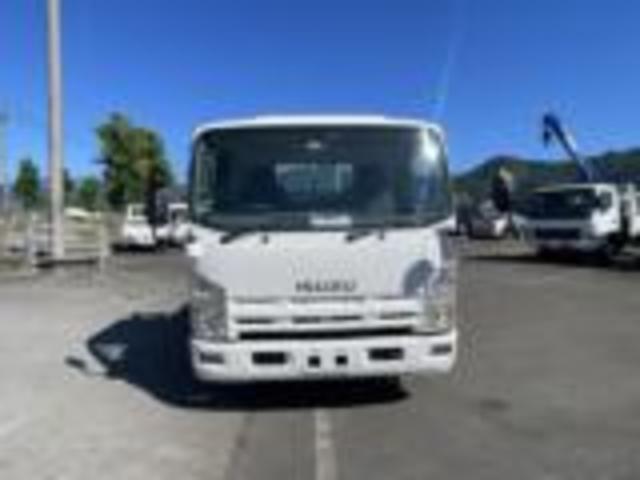 2008 Isuzu Elf – thumbnail 3