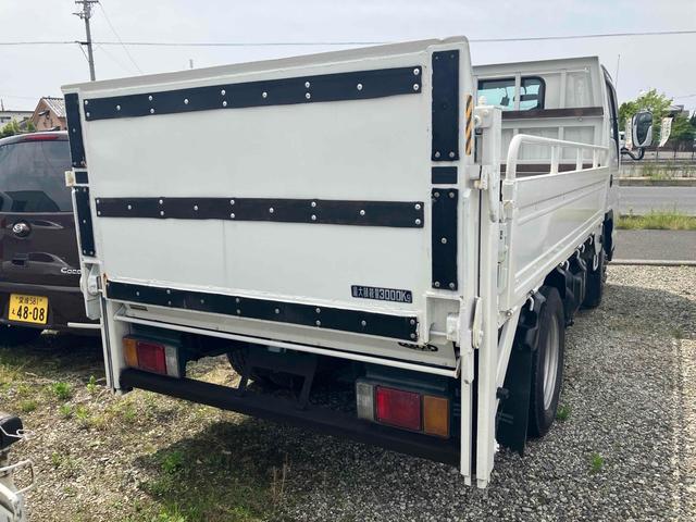 2008 Isuzu Elf – thumbnail 4