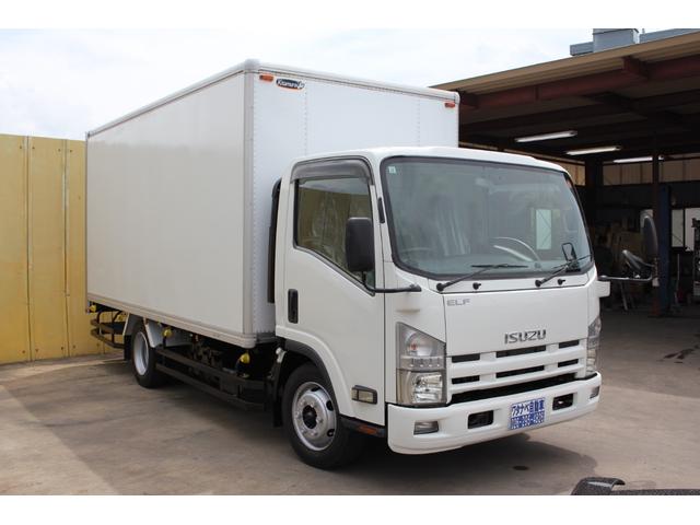 2009 Isuzu Elf – thumbnail 3