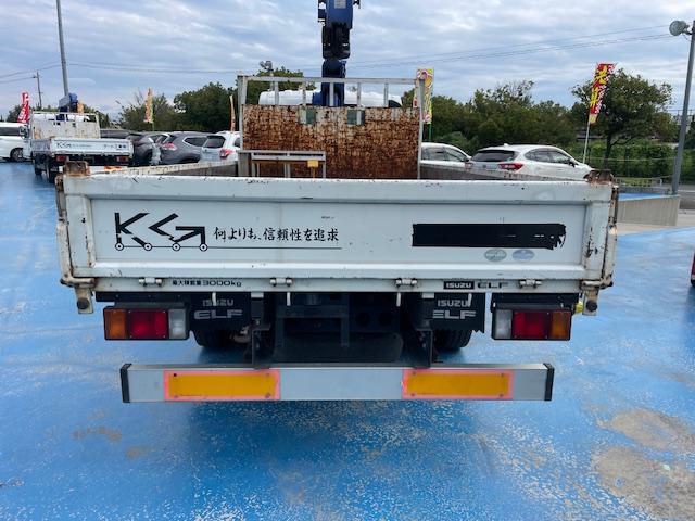 2011 Isuzu Elf – thumbnail 4