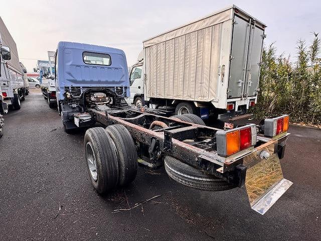 2004 Mitsubishi Fuso Canter – thumbnail 2