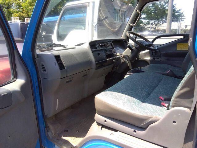 2000 Mitsubishi Fuso Canter – thumbnail 3