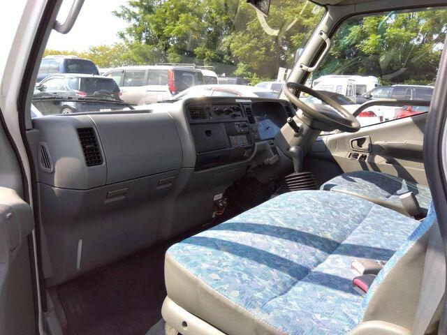 2001 Mitsubishi Fuso Canter – thumbnail 3