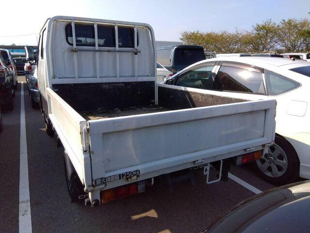 2002 Mitsubishi Fuso Canter – thumbnail 2