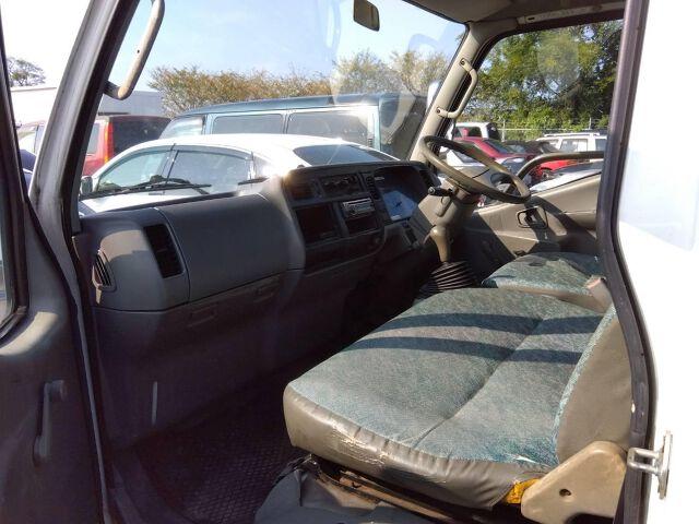2002 Mitsubishi Fuso Canter – thumbnail 3