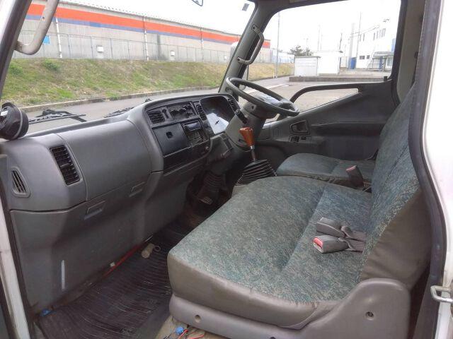 2000 Mitsubishi Fuso Canter – thumbnail 3
