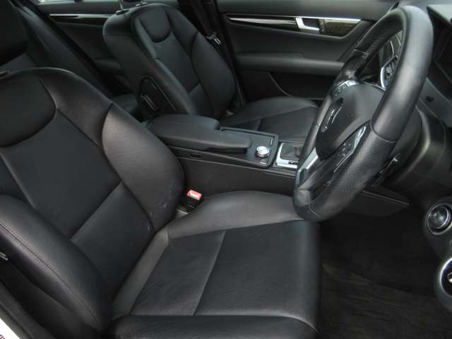 2011 Mercedes-Benz C-Class – thumbnail 3