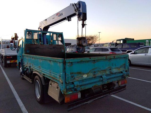 2010 Hino Dutro – thumbnail 2
