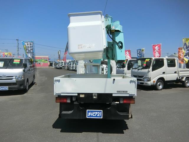2004 Hino Dutro – thumbnail 4