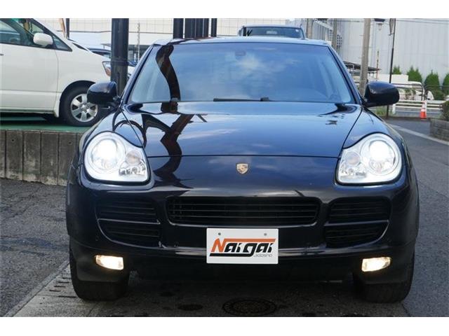 2004 Porsche Cayenne – thumbnail 2
