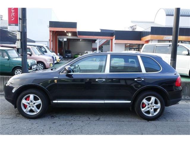 2004 Porsche Cayenne – thumbnail 3