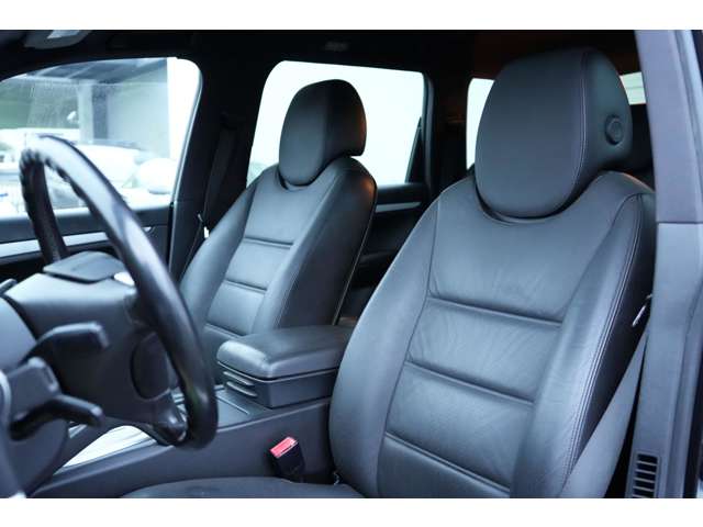 2010 Porsche Cayenne – thumbnail 3