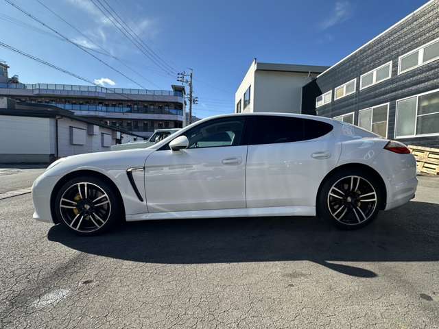 2009 Porsche Panamera – thumbnail 2