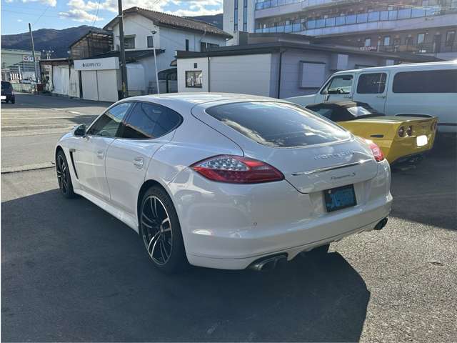 2009 Porsche Panamera – thumbnail 3