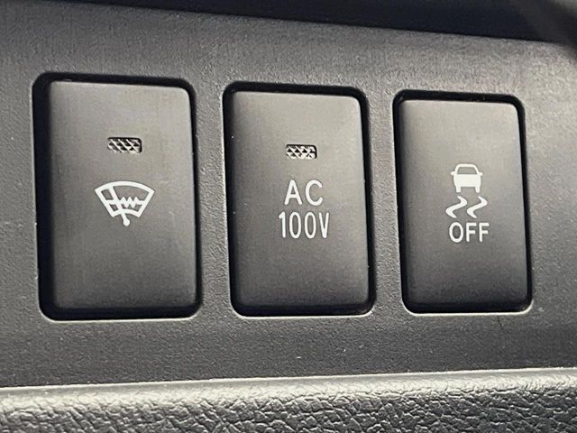 2011 Toyota Noah – thumbnail 3