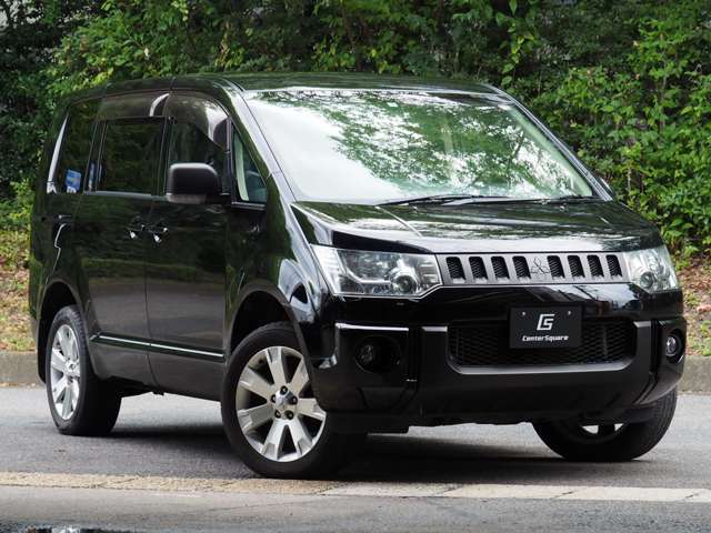 2011 Mitsubishi Delica D:5 – thumbnail 2