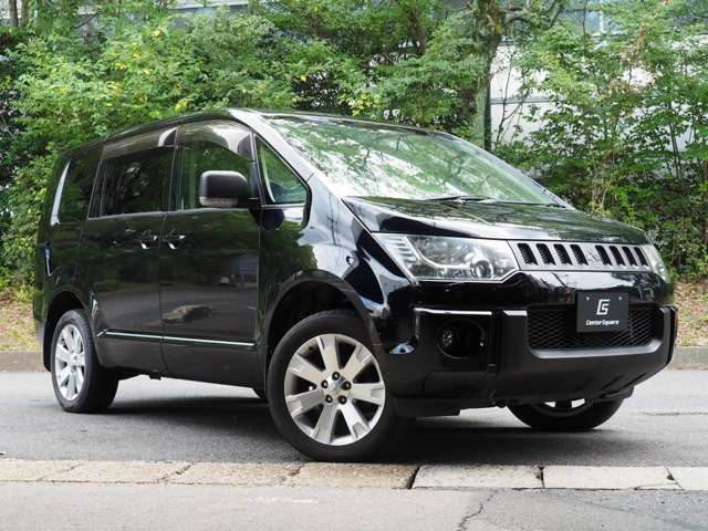 2011 Mitsubishi Delica D:5 – thumbnail 3