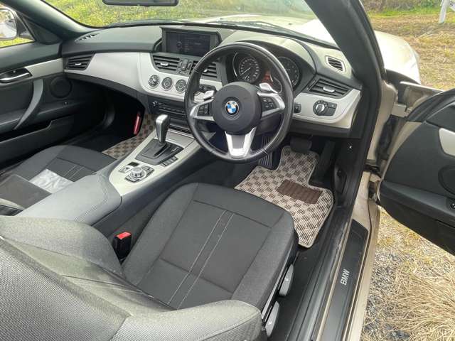 2011 BMW Z4 – thumbnail 2