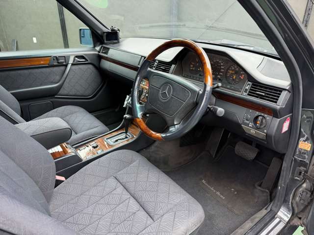 1995 Mercedes-Benz E-Class Wagon – thumbnail 4
