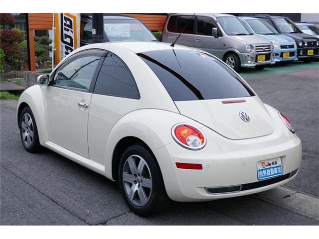 2007 Volkswagen New Beetle – thumbnail 4
