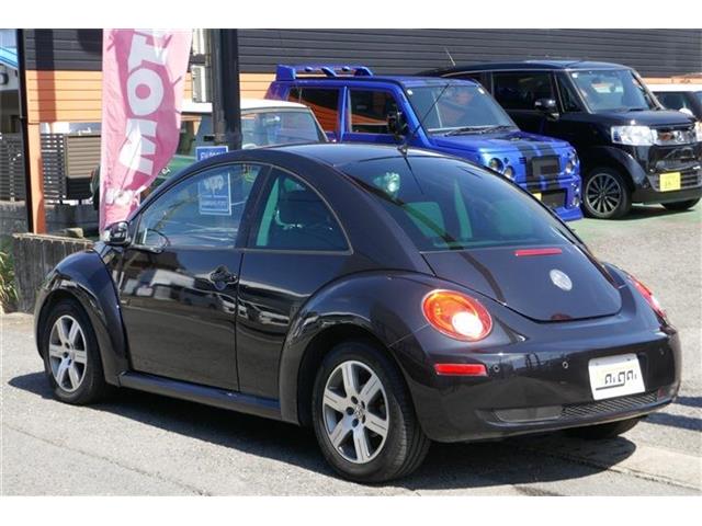 2006 Volkswagen New Beetle – thumbnail 4