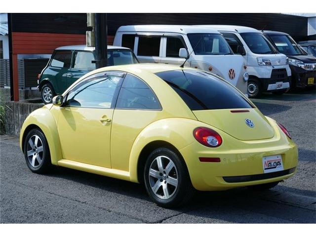 2007 Volkswagen New Beetle – thumbnail 4